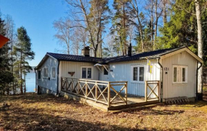 2 Bedroom Lovely Home In Alingsås